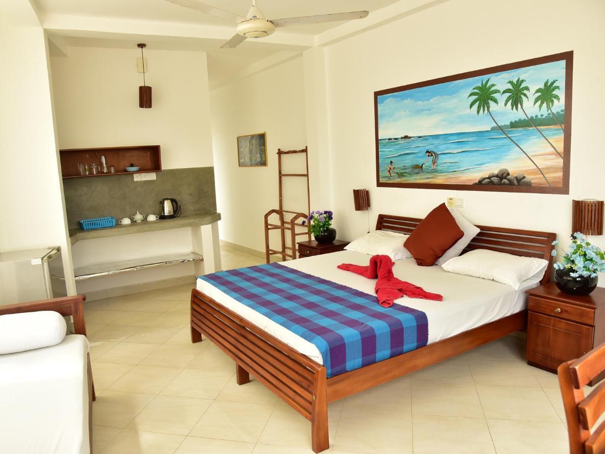 Hotel Happy Tuna Hikkaduwa Exterior foto
